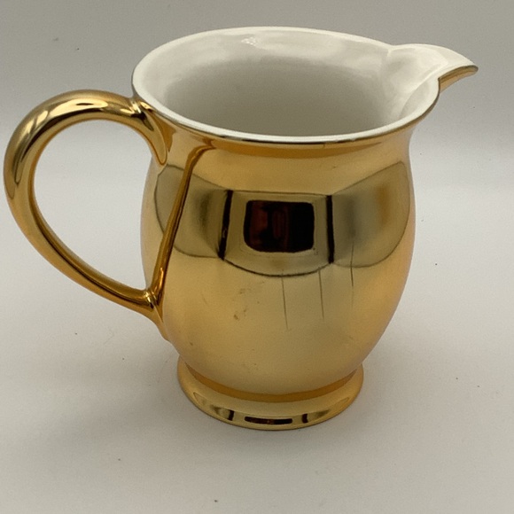 Teleflora Williamsburg Gold Pitcher/Vase - Picture 3 of 8